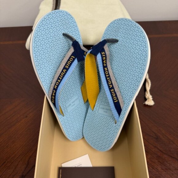 LOUIS-VUITTON-BAHIA-THONG-RUBBER-MONOGRAM-FLIP-FLOP - Picture 1 of 4
